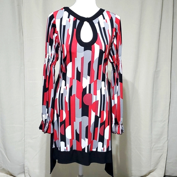 Geometric print shift dress w/ tie waist - Picture 1 of 8